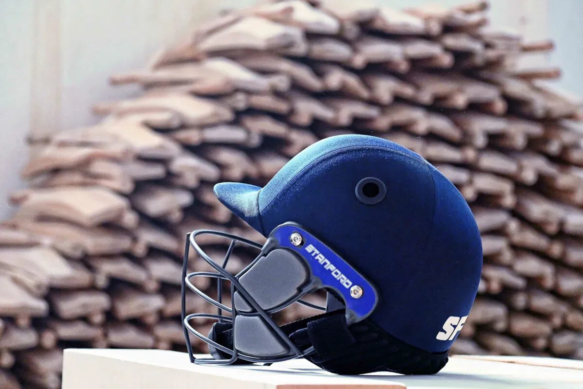 SF TRIUMPH (Titanium Grill) Cricket Helmet